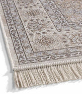 Lade das Bild in den Galerie-Viewer, Cloudy Koi