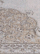 Lade das Bild in den Galerie-Viewer, Cloudy Koi