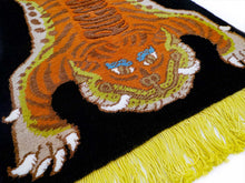 Load image into Gallery viewer, Tiger Car Rug - Black - rugriders