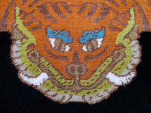 Load image into Gallery viewer, Tiger Car Rug - Black - rugriders