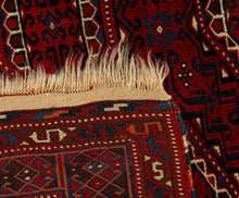 Load image into Gallery viewer, Nomadenteppich aus der Turkmenistan. Handgeknüpft
