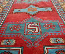 Load image into Gallery viewer, Supreme Karabakh Detail 1

