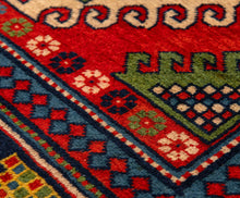Load image into Gallery viewer, Handgeknüpfter Teppich aus der Region Karabakh
