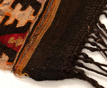 Load image into Gallery viewer, Türkischer Teppich von Nomaden aus Anatolien, handgeknüpft
